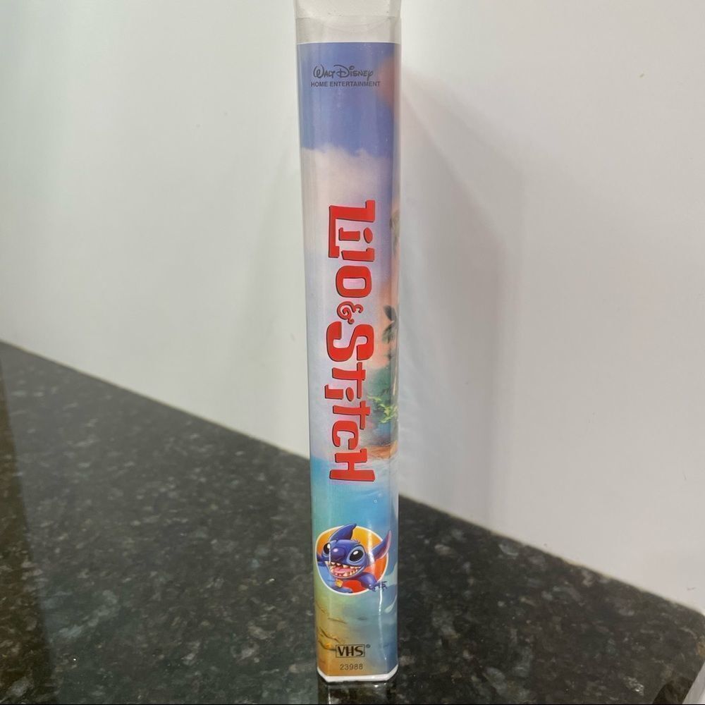 COPY - VHS 📼 Walt Disney’s Lilo and Stitch - Picture 3 of 8